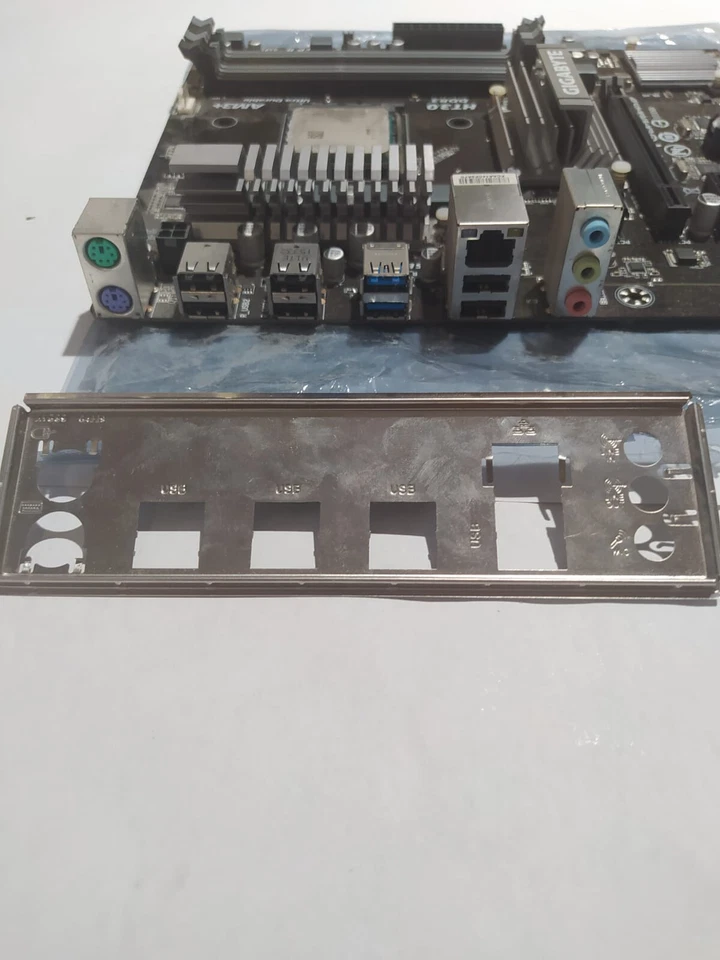 Procesador AMD FX-6300 6 Core 3.5Ghz + Gigabyte GA-970A-DS3p AM3+ - Imagen 4 de 4