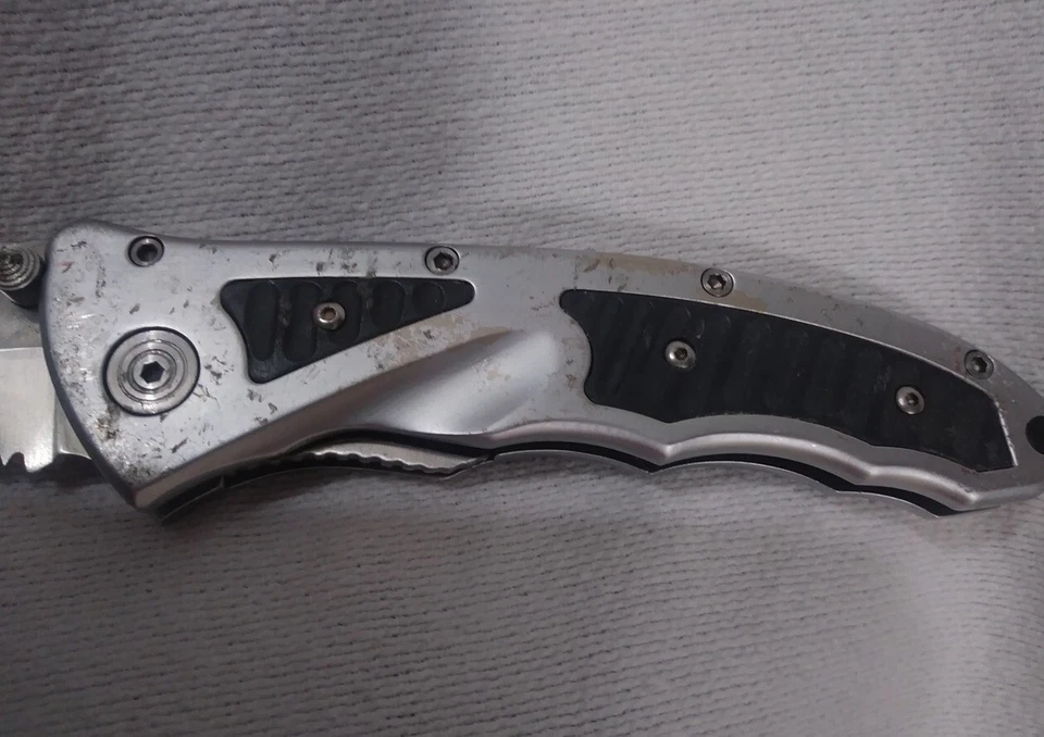 Cuchillo Plegable Magnum Cuchillo de Bloqueo Inoxidable Plateado y Negro Industrial con Clip Foto 3 de 4