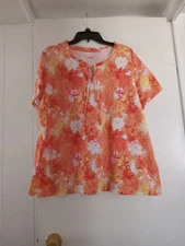 Women’s Blair Short Sleeve Top With Orange And White Floral Print Size 2XL. 