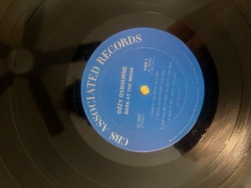 Ozzy Osbourne-Bark at the Moon Original 1st Pressing 1983 Vinyl LP QZ 38987 - Picture 10 of 13