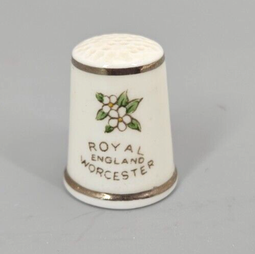 Vintage Royal Worcester Bone China Thimble~Peace Doves~Collectible~England~1" - Picture 1 of 8