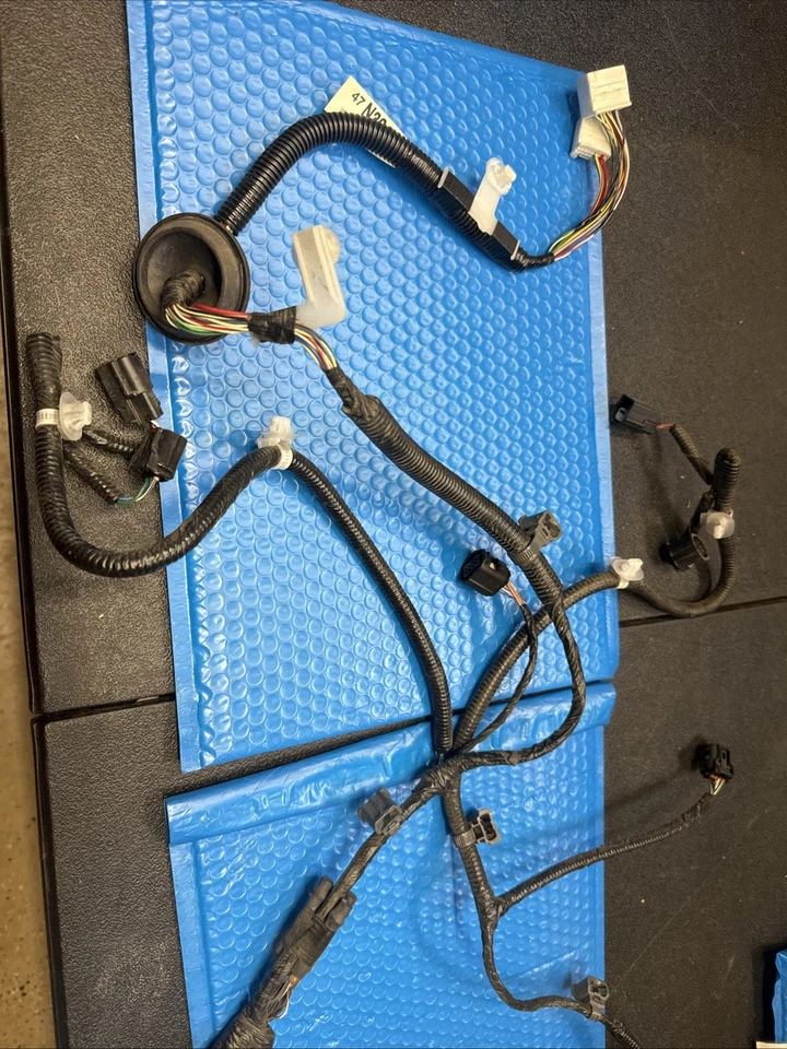 Arnés de cables para carrocería de equipaje trasero Toyota Prius Prime 2024 82162 OEM Foto 2 de 4