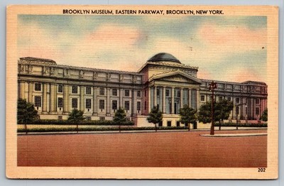 Vintage Brooklyn Museum Postcard on Eastern Parkway, Brooklyn NY