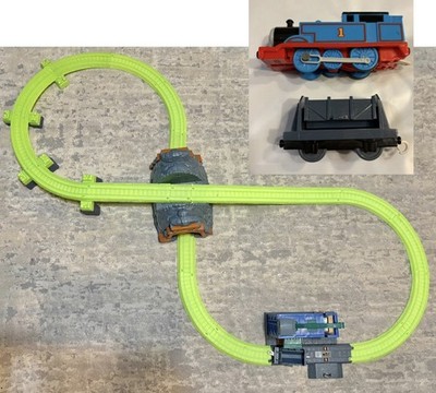 Thomas & Friends Trackmaster Thomas  Midnight Ride Set Glow In The Dark w/ TRAIN