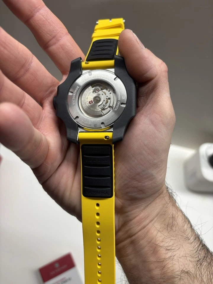 Reloj Victorinox INOX Automático  - Imagen 3 de 4