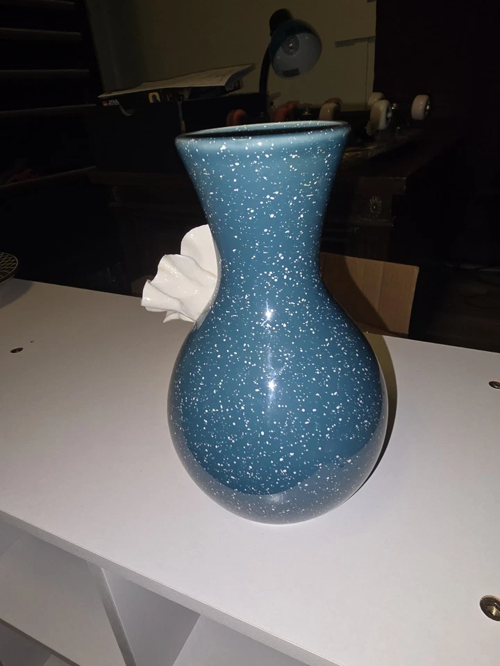 Jarrón Anthropologie flor dorada Foto 2 de 4