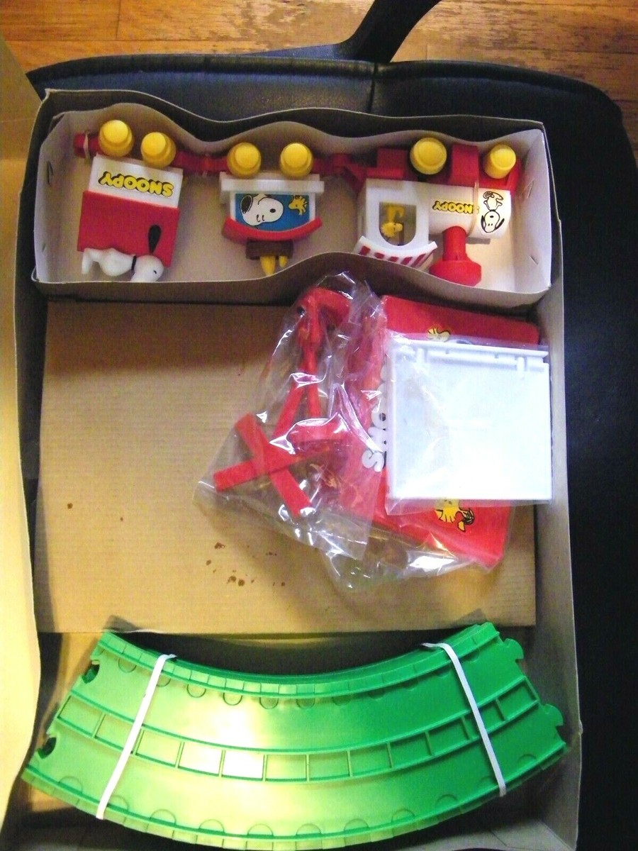 Vintage Snoopy Wind Up Train Set New In Original Packaging