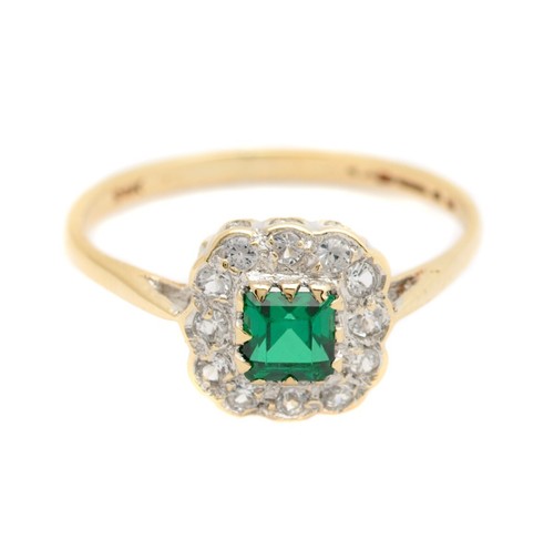 Vintage 9ct Gold & Lab Created Green Spinel Gemstone Ring 1970 UK Size N1/2 - Picture 1 of 9