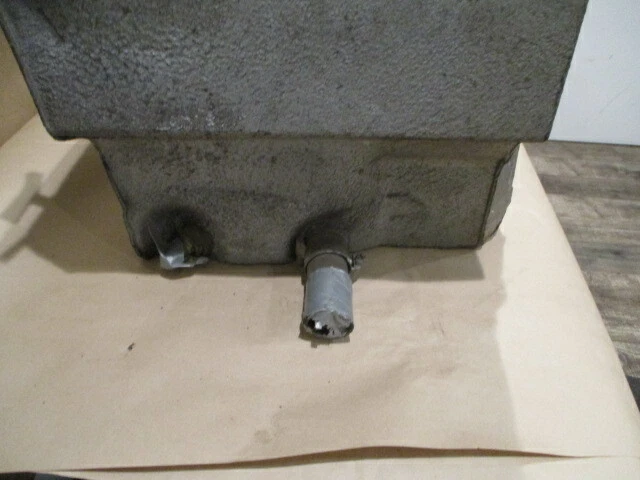 Ferrari Mondial 8 EE. UU. - Tanque de combustible/gas LH - P/N 115805 Foto 3 de 4