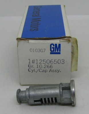 NOS General Motors GM Cylinder Cap Assembly Part # 12506503 Old  