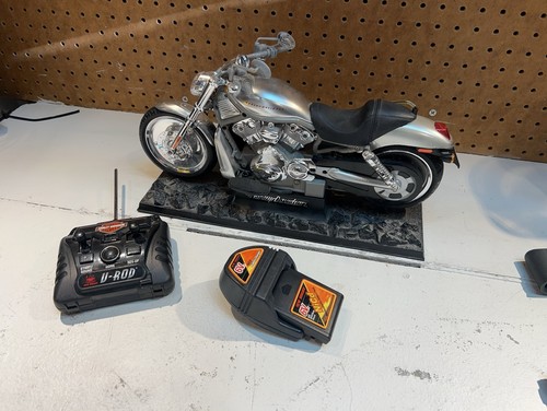 Motocicletta Harley Davidson Fatboy 9.6V nuova luminosa R/C non testata ricambi venduta così com'è