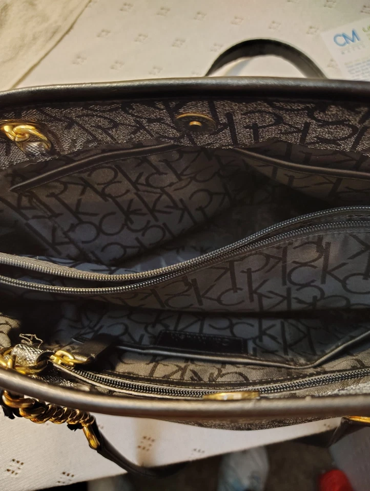 Calvin Klein Chain Tote Bag CK Logo 10 Pockets Organize Tote Black Gray 2 Handle - Image 4 of 4