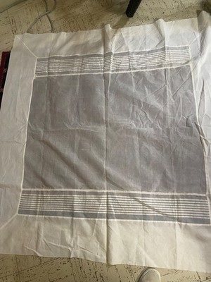 2 square tablecloths