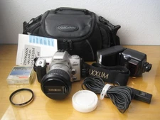 LN MINOLTA MAXXUM ST SI 35MM SLR FILM CAMERA WITH LOT OF ACCESSORIES