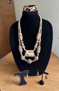 5 Piece Lot (2 Beaded Necklaces, 2 Pairs Of Earrings & Bangle