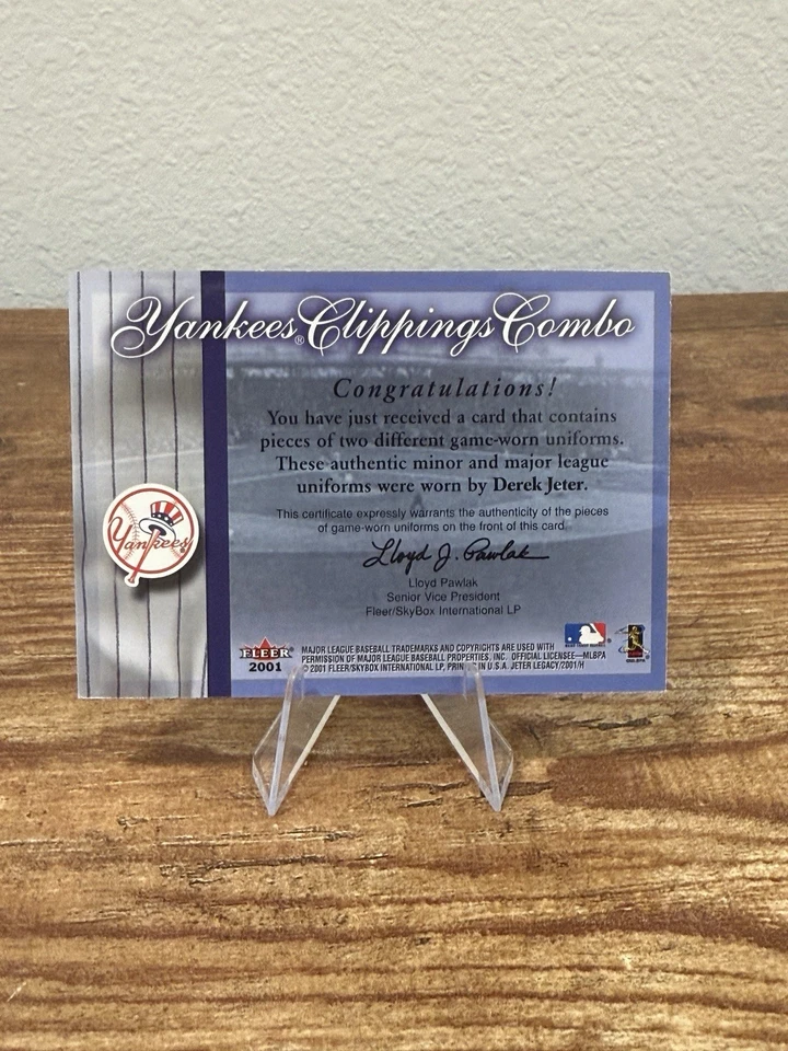 Fleer Legacy Derek Jeter Collection 2001 New York Yankees parche doble juego usado Foto 2 de 2