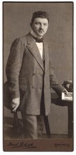 Photograph Karl Schiek, Bremen, Ostertorssteinweg 49, young man in suit with