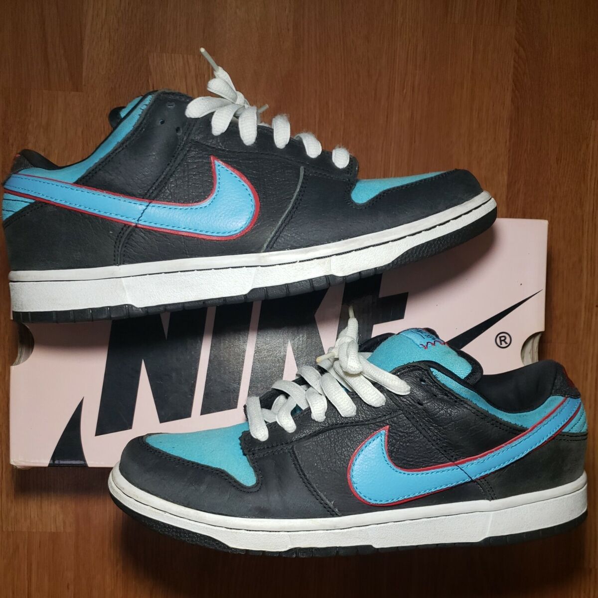 Pre-Owned Nike SB Dunk Low Pre-Owned Nike SB Dunk Low