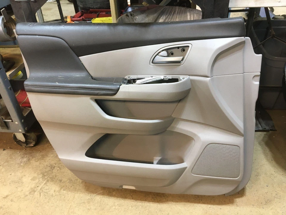 13 HONDA ODYSSEY Front Door Trim Panel - Image 3 of 4