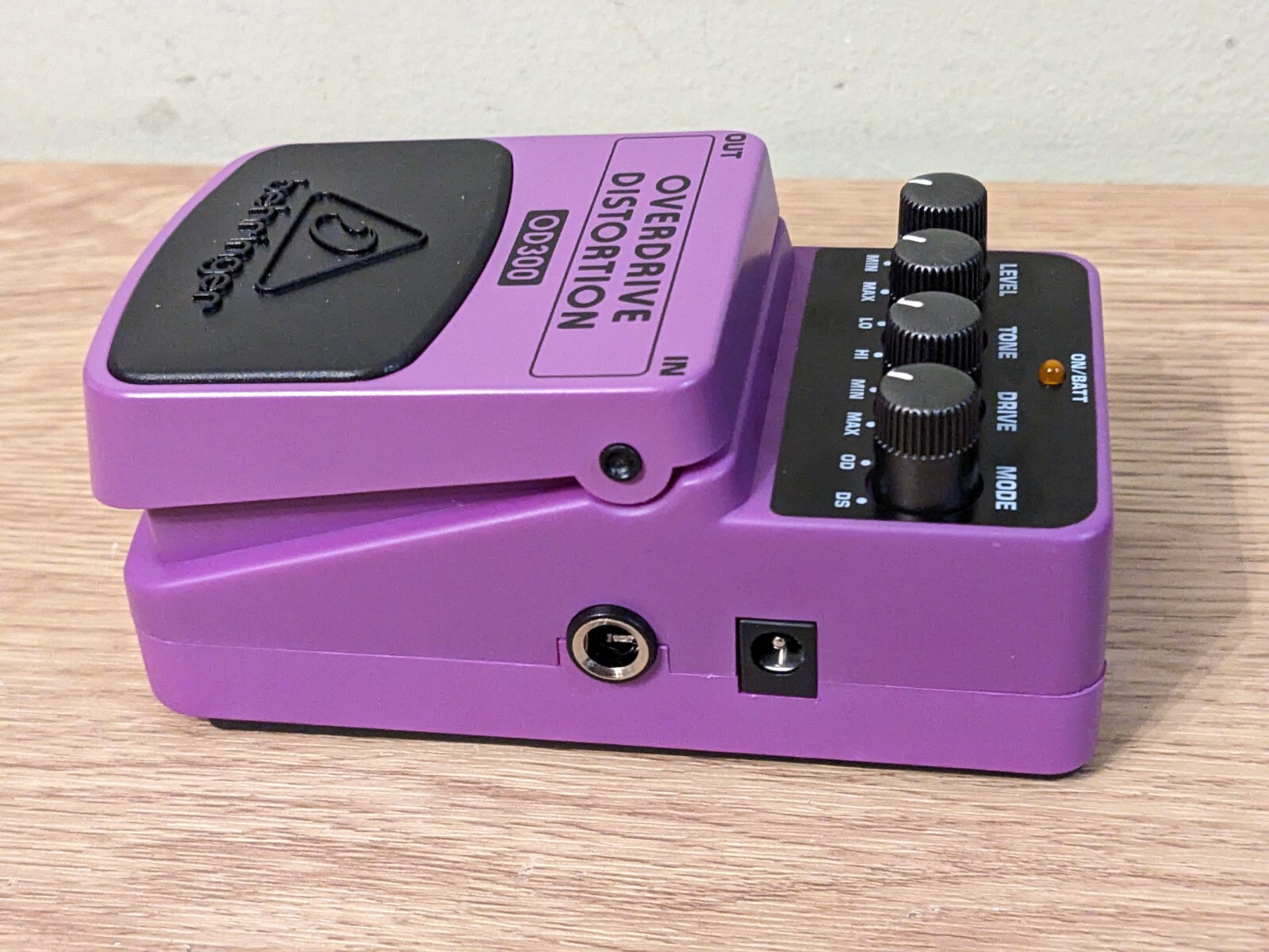 Behringer OD300 overdrive distortion 2mode guitar keyboard effects foot pedal eBay