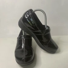 Greys Anatomy Women Black Leather SoftWalk Oil Slip-Resist Nurse Clog 10M