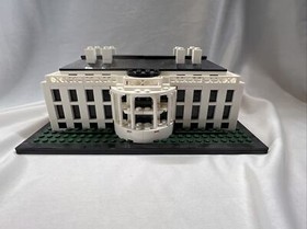 LEGO- ARCHITECTURE- THE WHITE HOUSE- 21006- NEAR COMPLETE - No Manual
