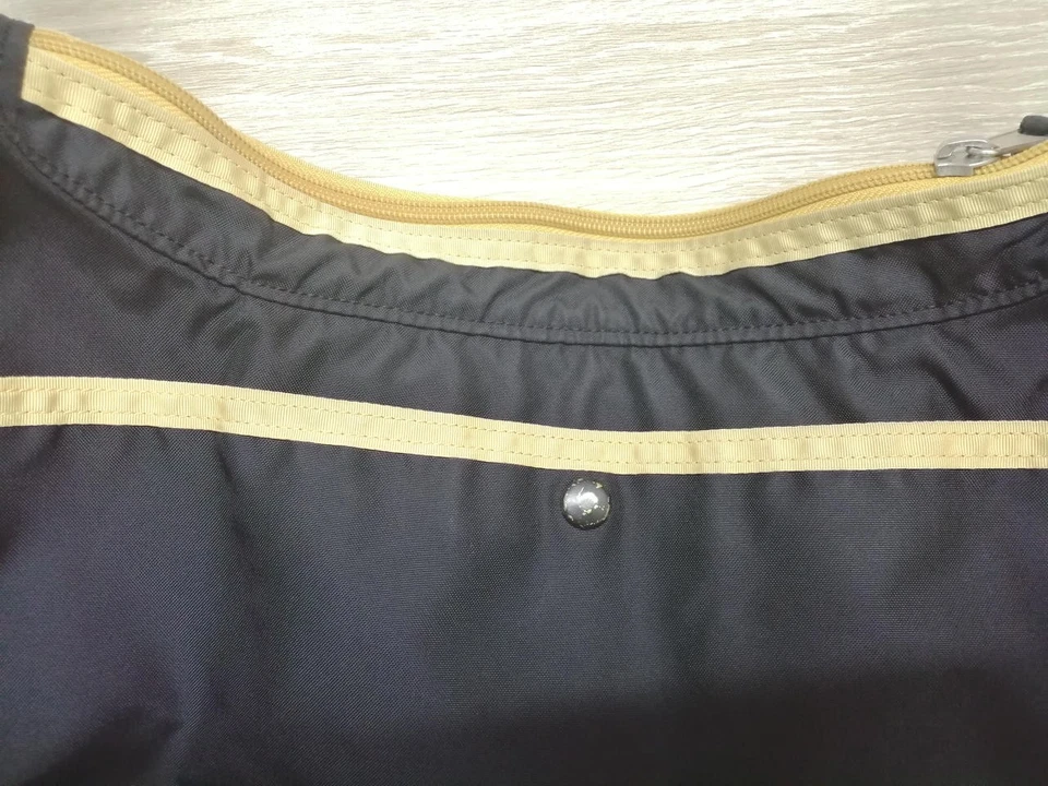 Gregory Blk/Thread Shoulder Bag - Image 4 of 4