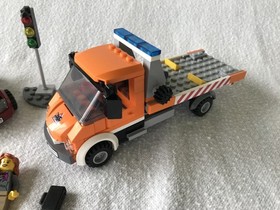 LEGO CITY: 4x4 with Powerboat (60085) Complete, no instructions