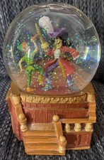 Peter Pan and Captain Hook Disney Snowglobe Plays You Can Fly Rare
