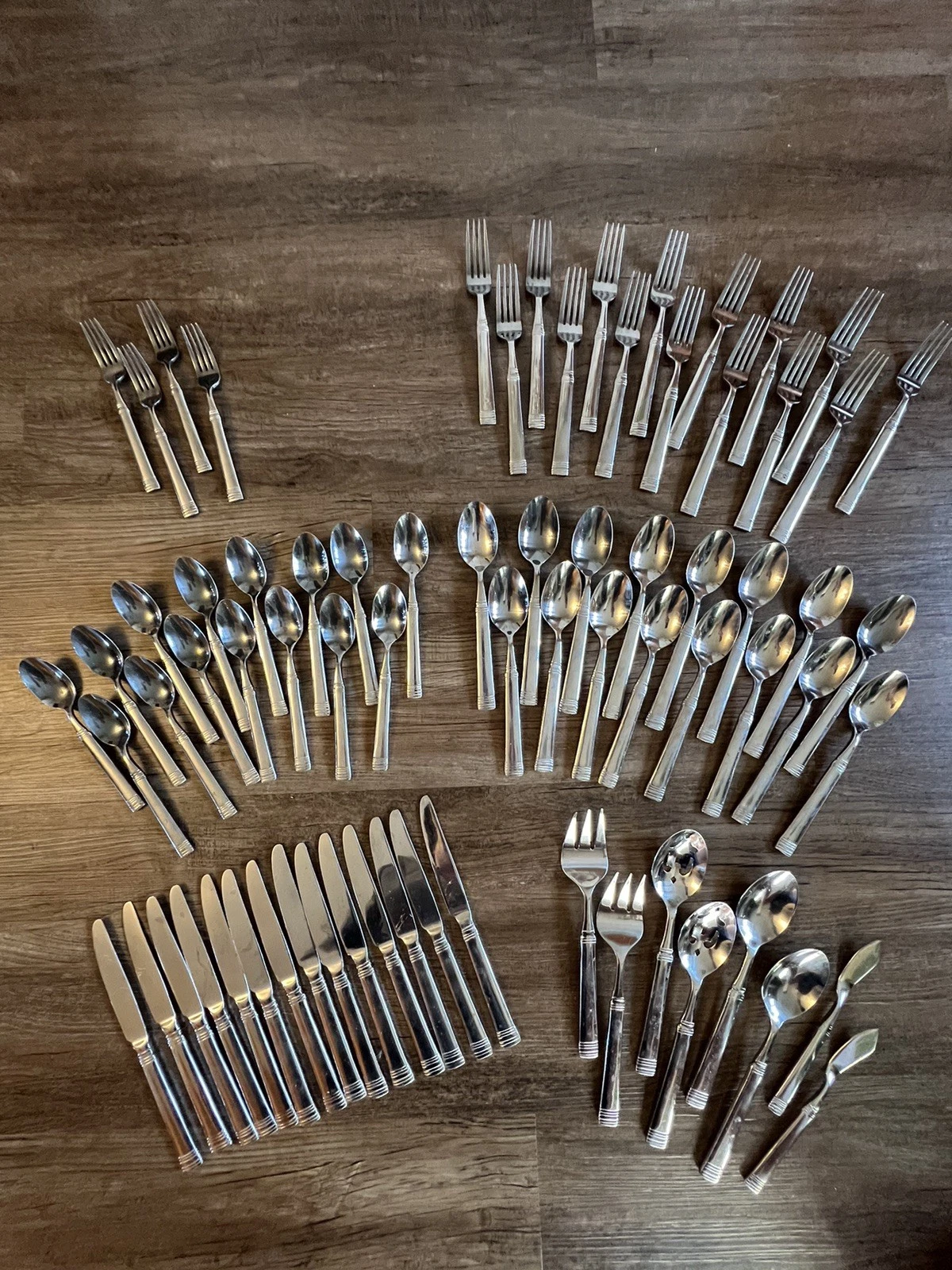 Cambridge Unknown Pattern Stainless Flatware & Serving Pieces 72 Pieces
Opens in a new window or tab