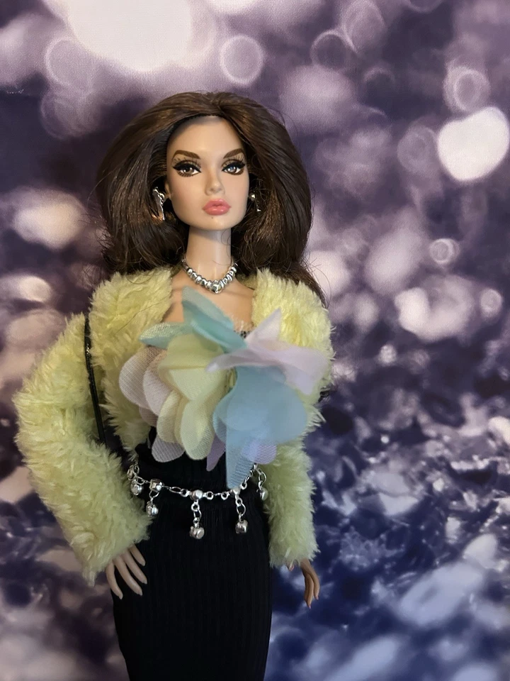 Light Green Coat, Black Top With Flowers, Black Skirt, Accessories, Free Gift 🎁 - Image 3 of 4