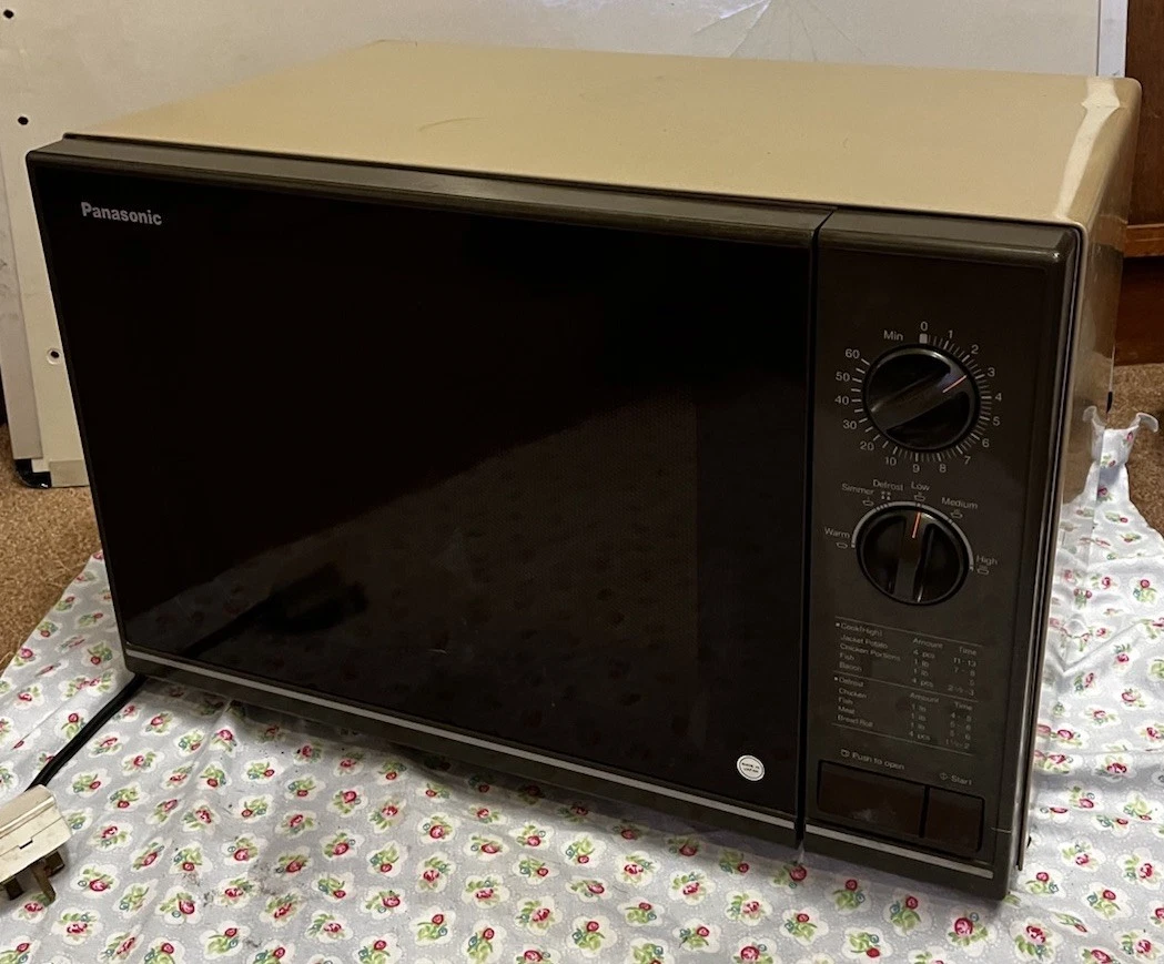 Vintage Panasonic Large Microwave NN-6207 700w 1980s Display Only