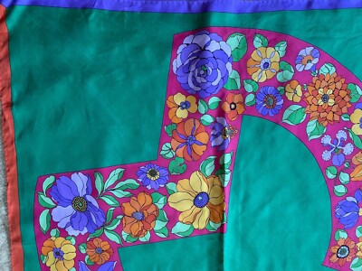 Foulard Carré Vintage En Soie 100% - 90 Cm X 90 Cm - Multicolore - Occasion Très Bon état