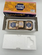 NASCAR #16 Ron Hornaday NAPA Gold 1997 Chevy Silverado Truck 1:24 (Open Box)