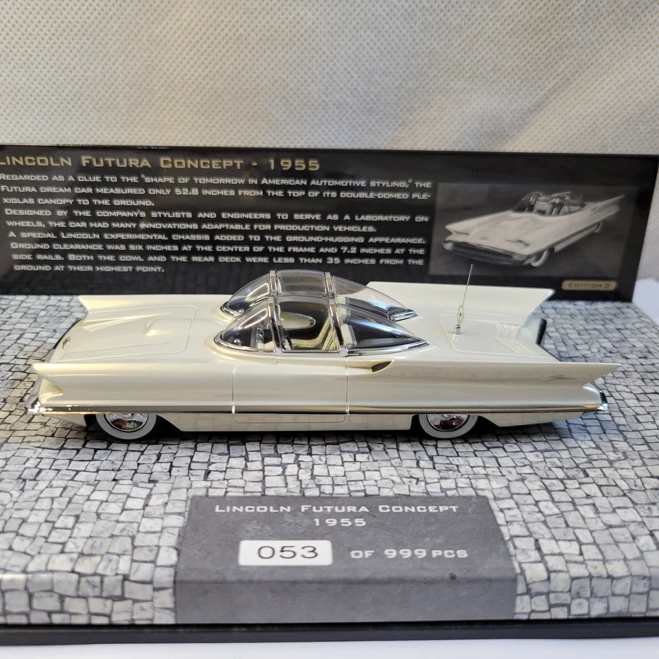 Minichamps 1955 Lincoln Futura Concept Met Pearl White Model Car 1:43 - #53/999 - Image 4 of 4