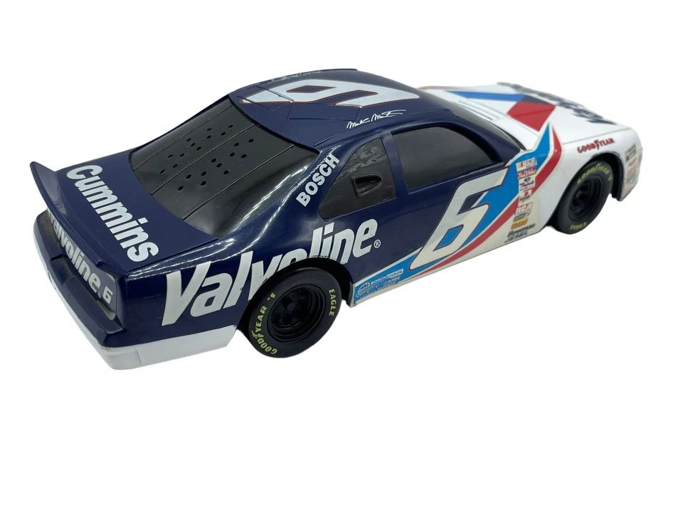 Coche de carreras vintage 1997 Toybiz NASCAR Rumble N' Roar Mark Martin Valvoline Foto 4 de 4