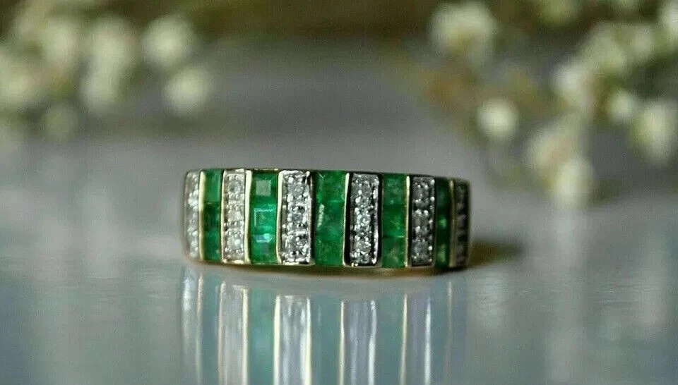 Alianza de boda esmeralda verde simulada corte princesa enchapada en oro amarillo de 14 k Foto 2 de 4