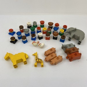 duplo figures and animals