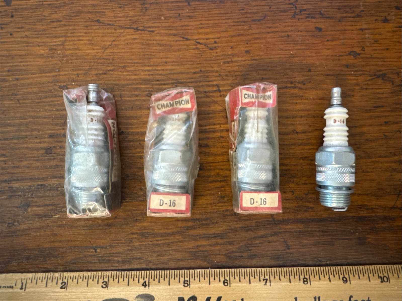 4 Champion D16 Spark Plugs - NOS