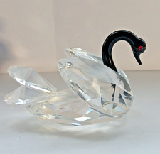 Crystal Glass Swan in very good condition - probably Swarovski - 4cm tall