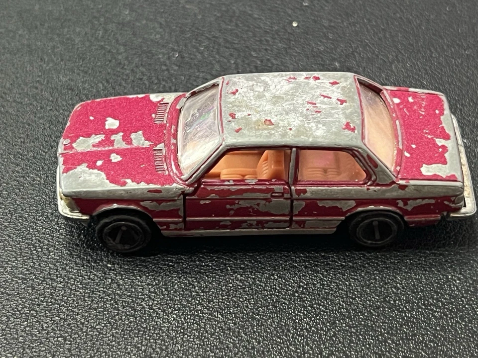 Vintage Tomica BMW 320i No F43 Diecast Maroon Color Loose VG - Image 3 of 4