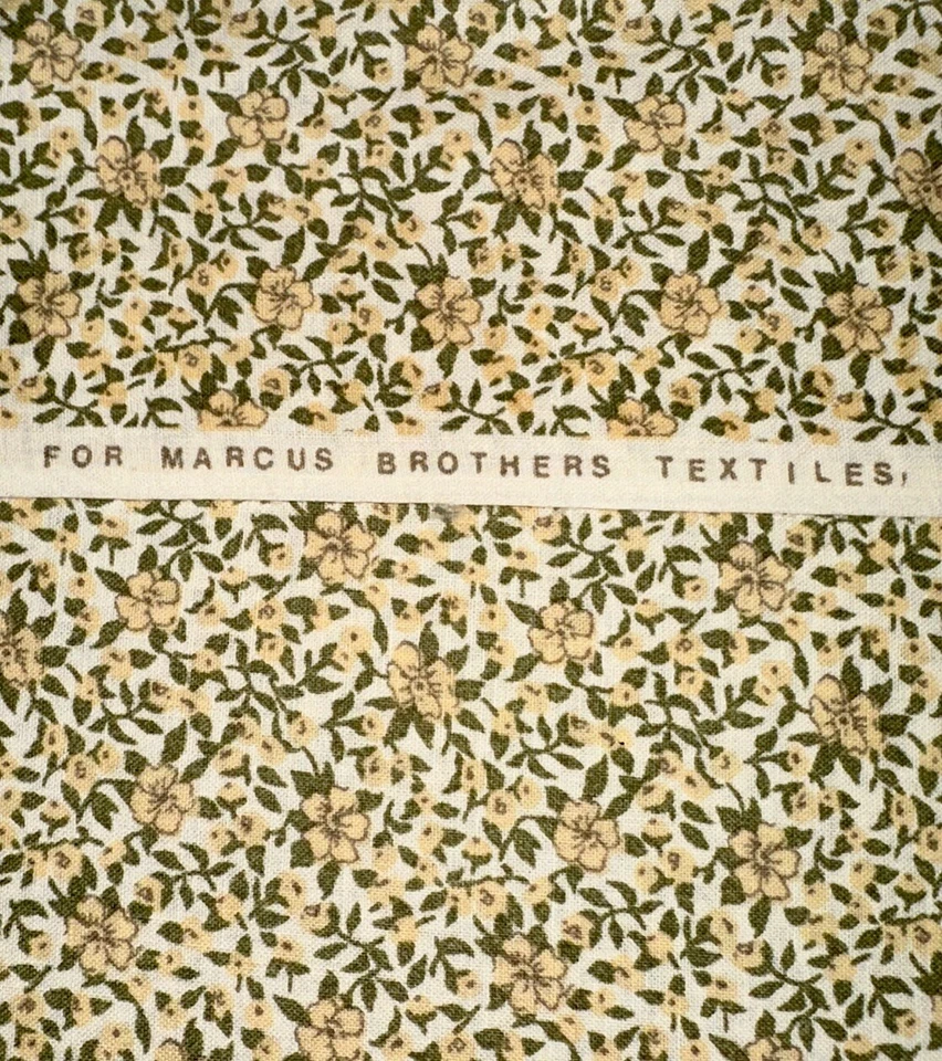 Marcus Vtg Cotton Floral Fabric 46”x5.6Yds Beige Daisies on White & Green Leaves - Image 3 of 4