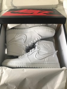 noise cancelling jordan 1
