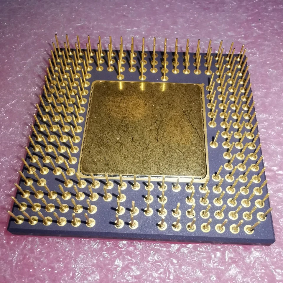 1pce Motorola MC68LC060RC50 75G59Y VINTAGE MPU - Image 2 of 2