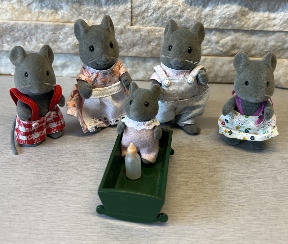 Sylvanian Families Thistlethorn Grey Mouse Mice Family Tomy 1st