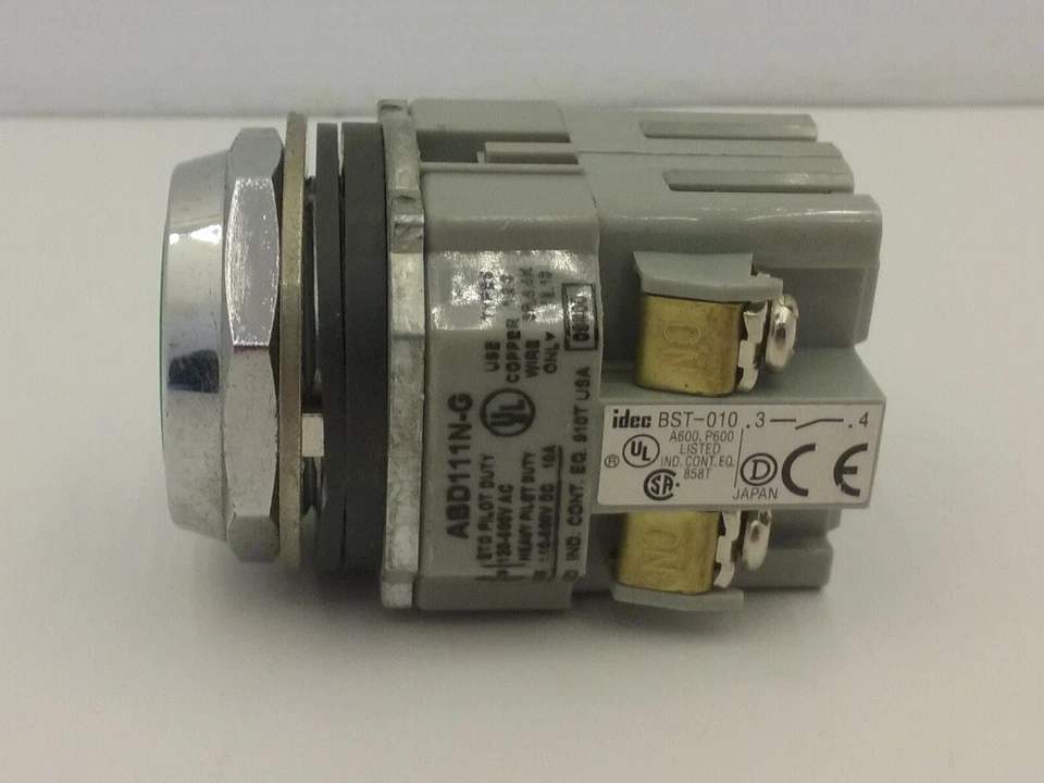  IDEC ABD111N-G PUSHBUTTON MOMENTARY FLUSH GREEN 1NO/1NC 10A 600V - Image 4 of 4