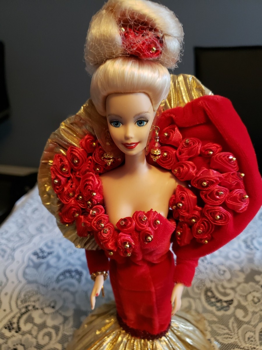 ゴールデンアニバーサリー50周年ポーセリンバービー Amazon.com: Barbie 50th Golden Anniversary 1945-1995