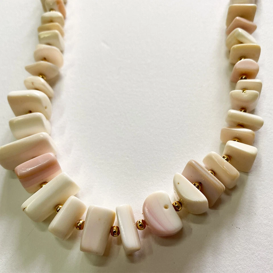 Collana con Pietre Bianco Rosa Stile Boho Bohemien Hippie Heishi Casual Elegante - Immagine 2 di 3