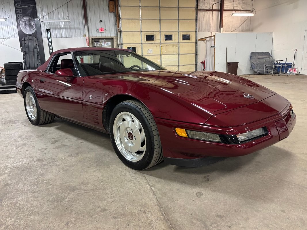 1993 Ruby Red Metallic Chevrolet Corvette   | C4 Corvette Photo 8