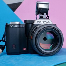 Pentax K-01 16,2 megapixel fotocamera digitale e obiettivo AF 1,4 50 mm, funzionante Marc Newson